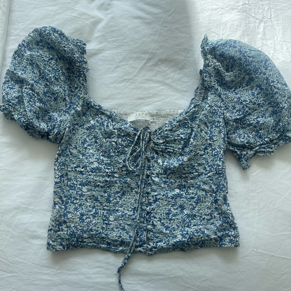 ASTR Blue Floral Puff Sleeve Top